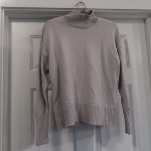 GAP Women's Light Gray Turtleneck Sweater